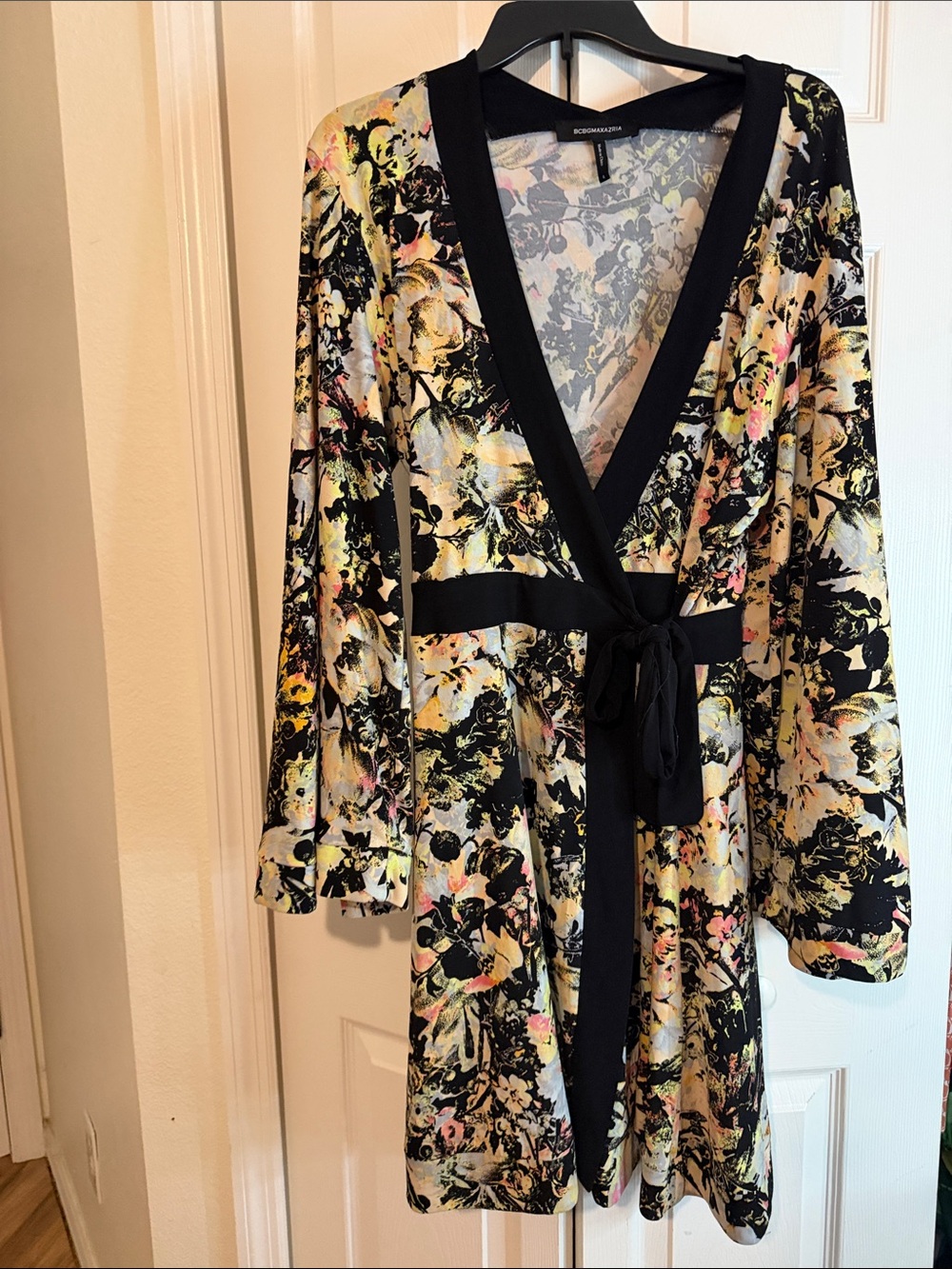 BCBGMaxAzria Black Floral Tie-Waist Long Sleeve Dress
